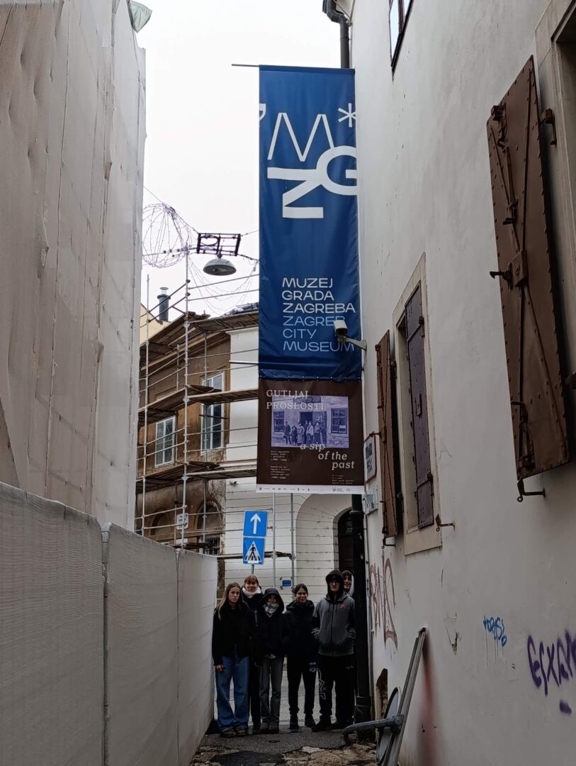 izlozba-gutljaj-proslosti (1)