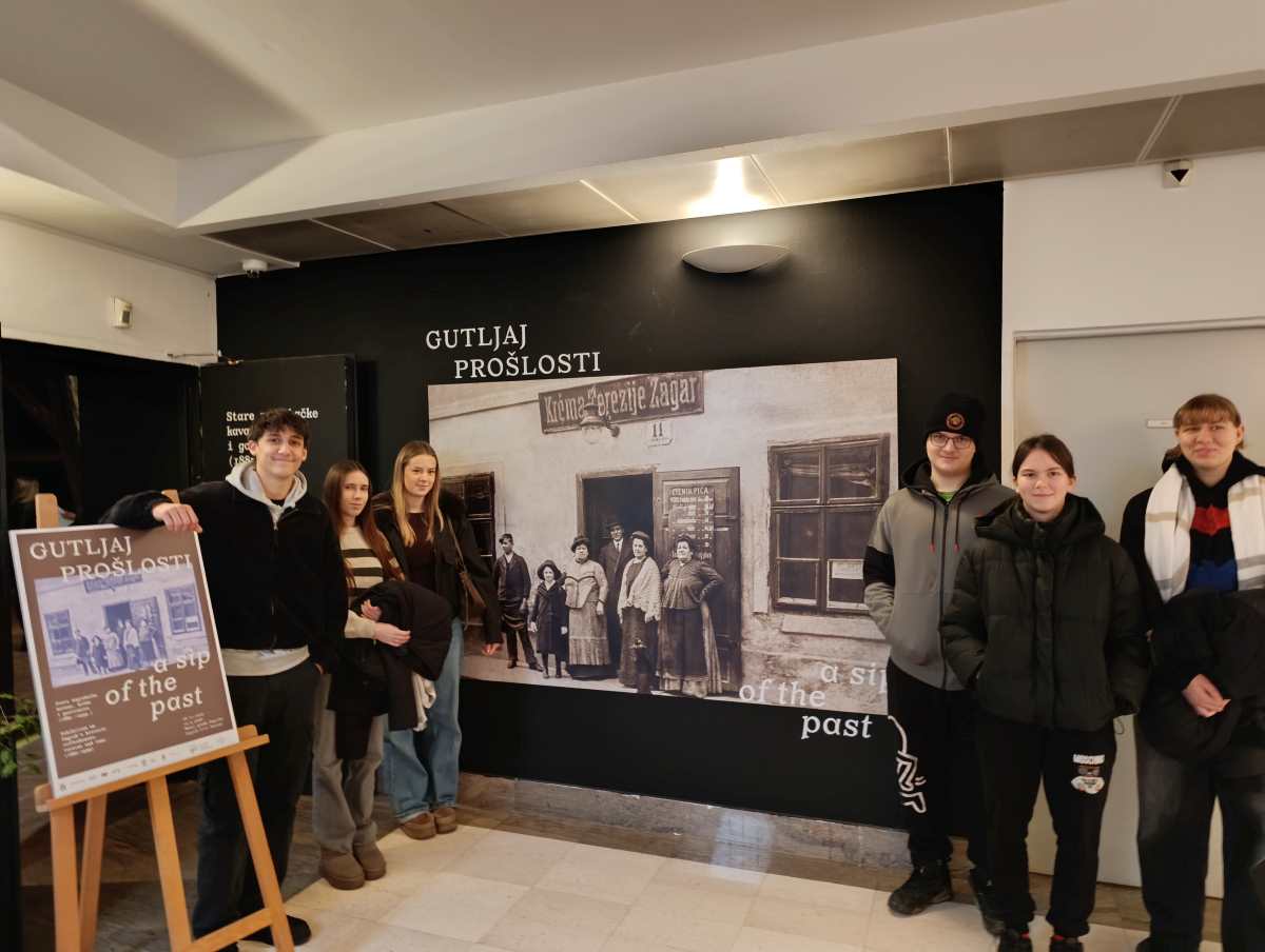 izlozba-gutljaj-proslosti (13)