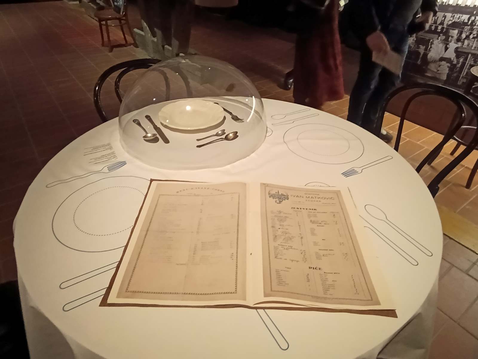 izlozba-gutljaj-proslosti (5)