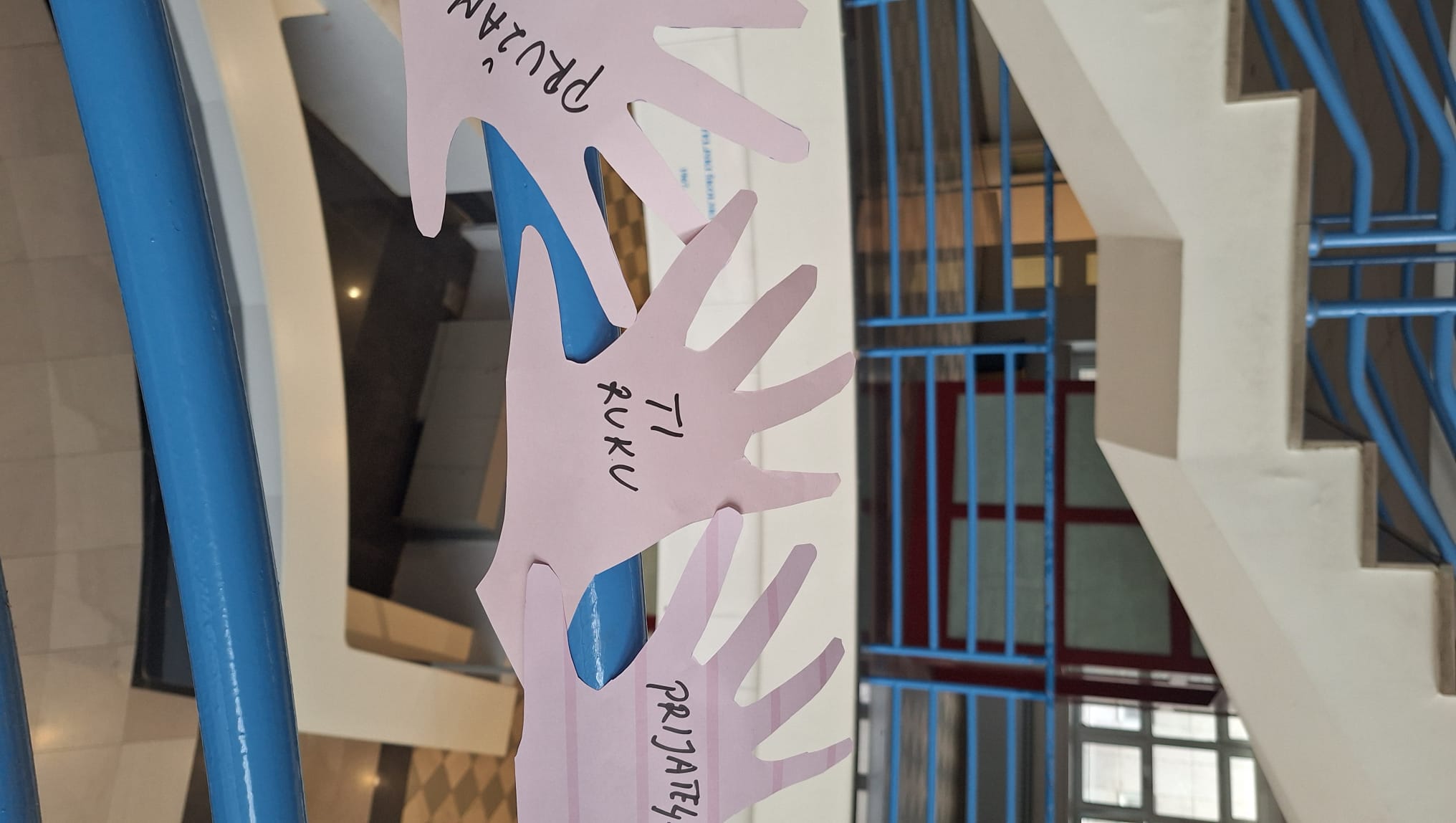 dan-ruzicastih-majica-utu (2)