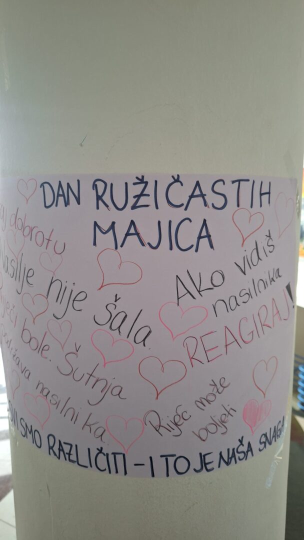 dan-ruzicastih-majica-utu (3)